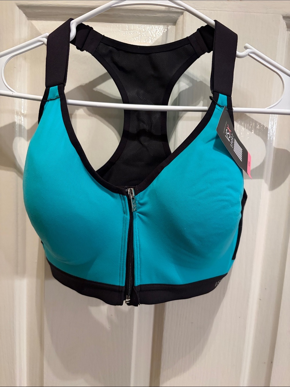 Victoria's Secret Incredible Front-Close Sports Bra - 32DDD